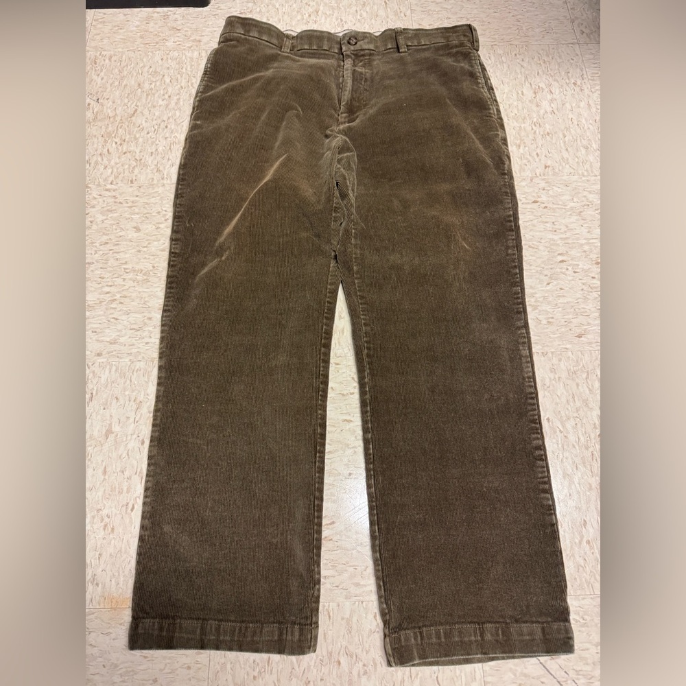 Roundtree and yorke corduroy pants